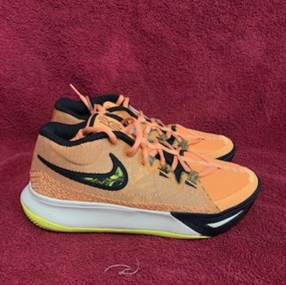Nike Other - Nike kyrie flytrap 6